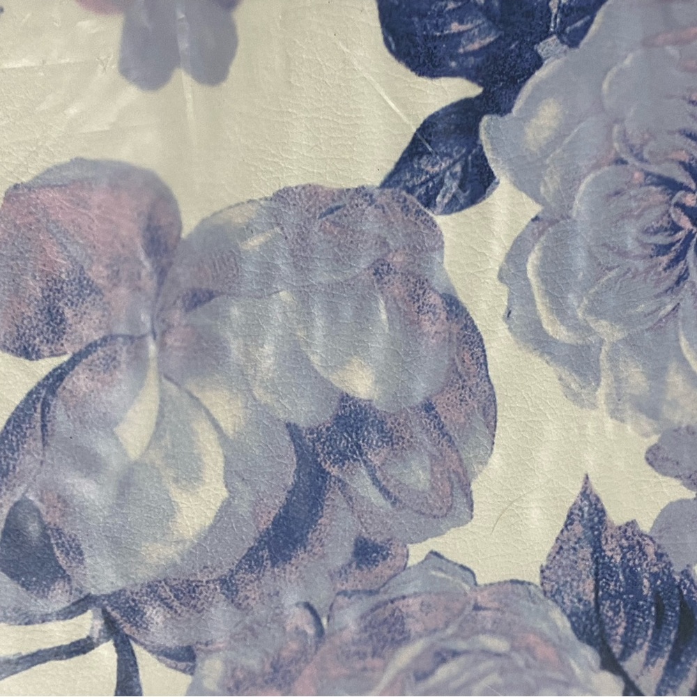 NEW Special Edition VICTORIA’S SECRET Floral Total - Picture 6 of 9